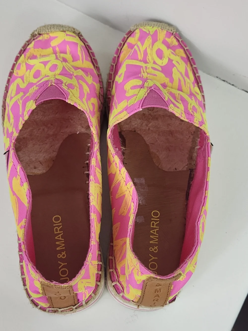 Joy & Mario bright pink